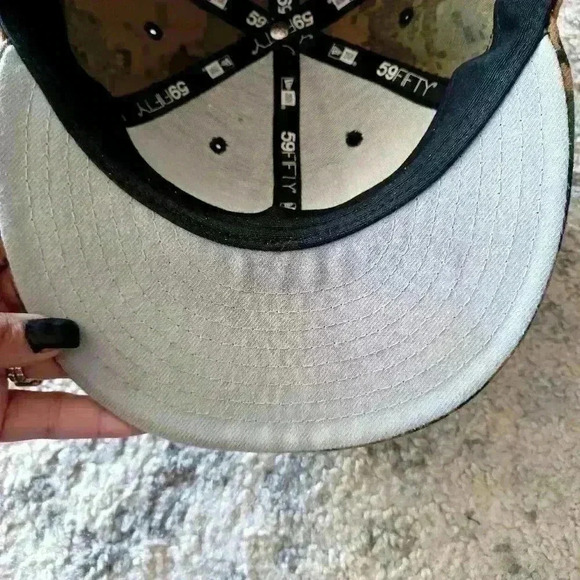 New Era Los Angeles Angels 59FIFTY Fitted Army Print Baseball Cap Size 7 - Picture 8 of 13